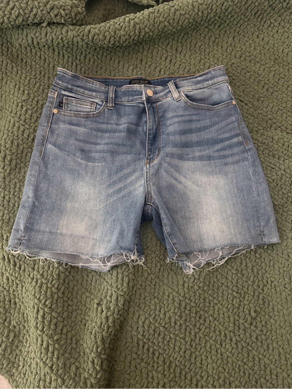 Judy Blue Light Wash Denim Shorts with Contrast Stitching